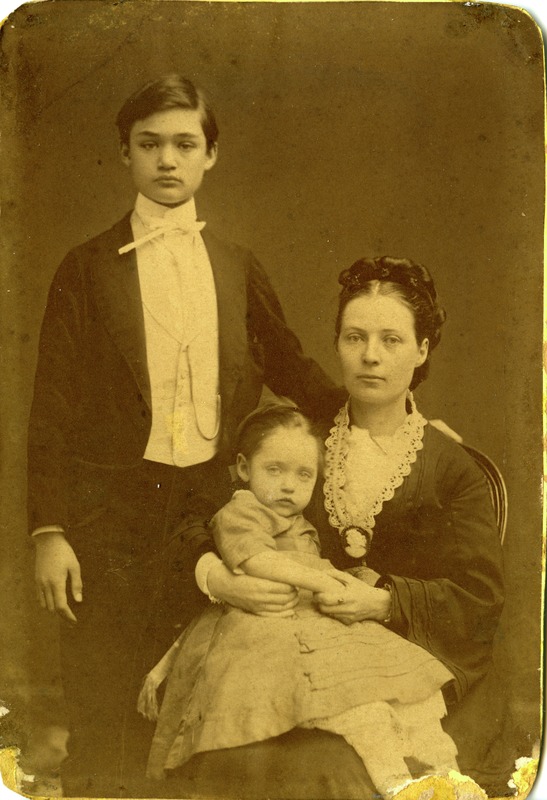 Ida Kalling med barnen Sten och Hildur.