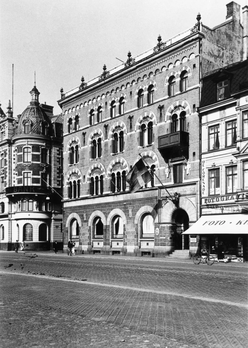 Gamla Sparbankens kontorshus vid Järnvägsgatan/ Norra Kyrkogatan