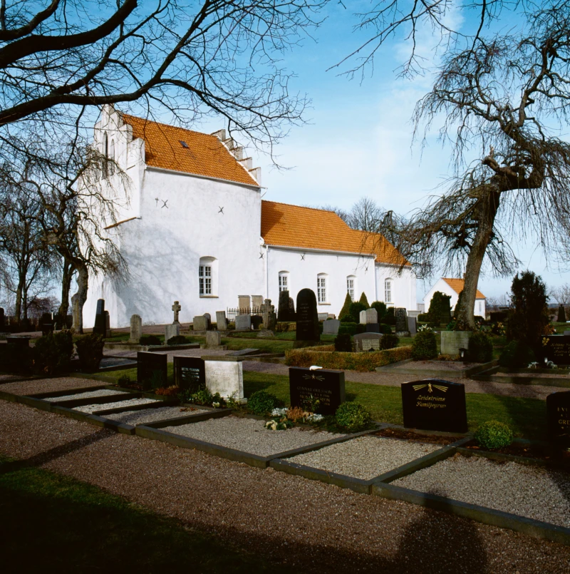 Hässlunda kyrka. Foto: Sven-Olof Larsén