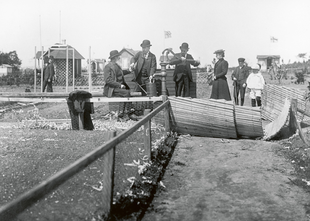 Några av pionjärerna vid anläggandet av stadens första koloniträdgårdsområde på Viskängen