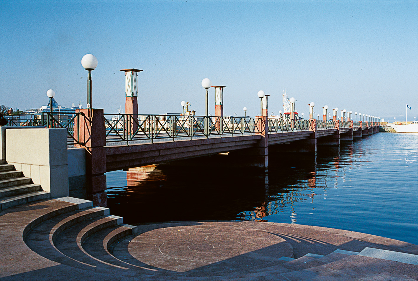 Kvickbron, med ekoplatsen. Foto Ulf Rigstam
