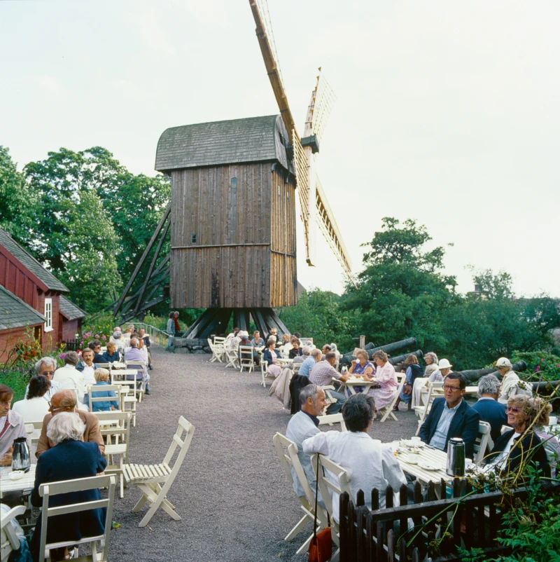 Möllebacken, med sitt våffelbruk ovanför S. Storgatan och före detta stadsmuseet