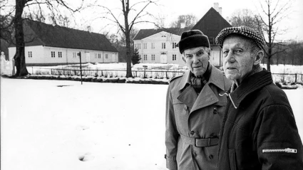 Otto Mejer och Knut Svensson, två trotjänare som var med från början. I timmar kunde man lyssna till deras berättelser om gamla Fredriksdal, foto HD-foto, ur Björn Engdahls samlingar.