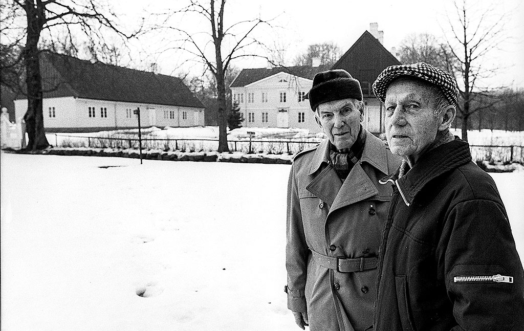 Otto Mejer och Knut Svensson, två trotjänare som var med från början. I timmar kunde man lyssna till deras berättelser om gamla Fredriksdal, foto HD-foto, ur Björn Engdahls samlingar.