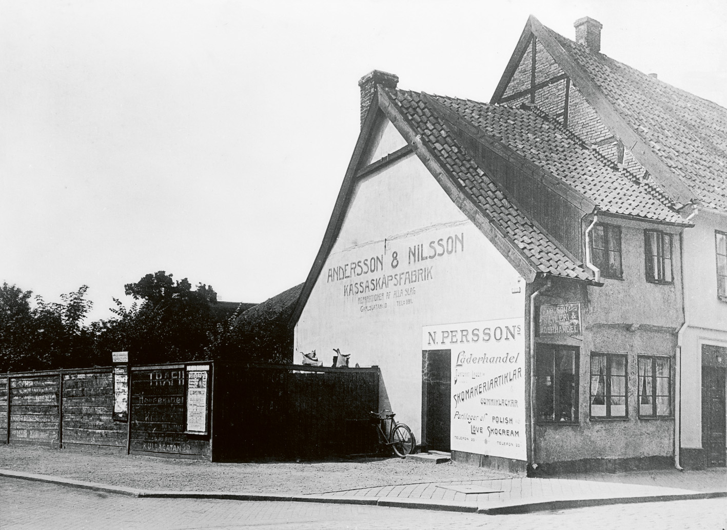 Persson & Co., läderhandel, S. Storgatan/ Karlsgatan