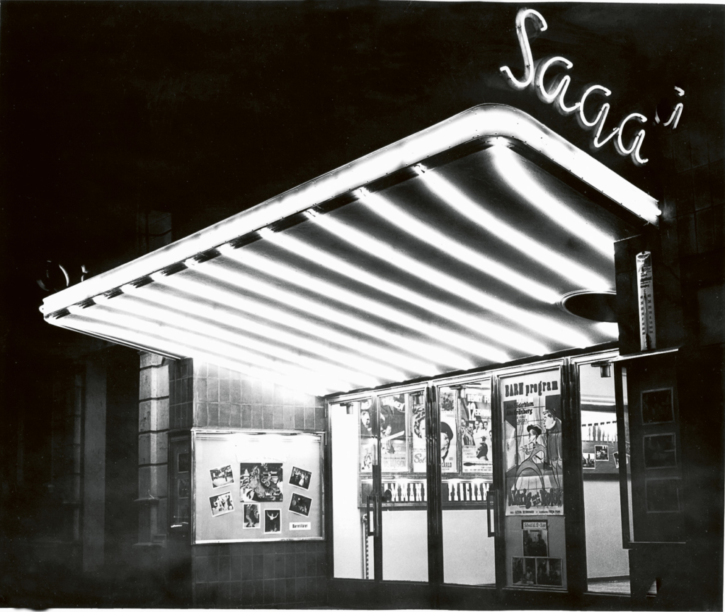 Saga, den sedan länge nedlagda biografen på Drottninggatan. Arkivbild Ulf Rigstam