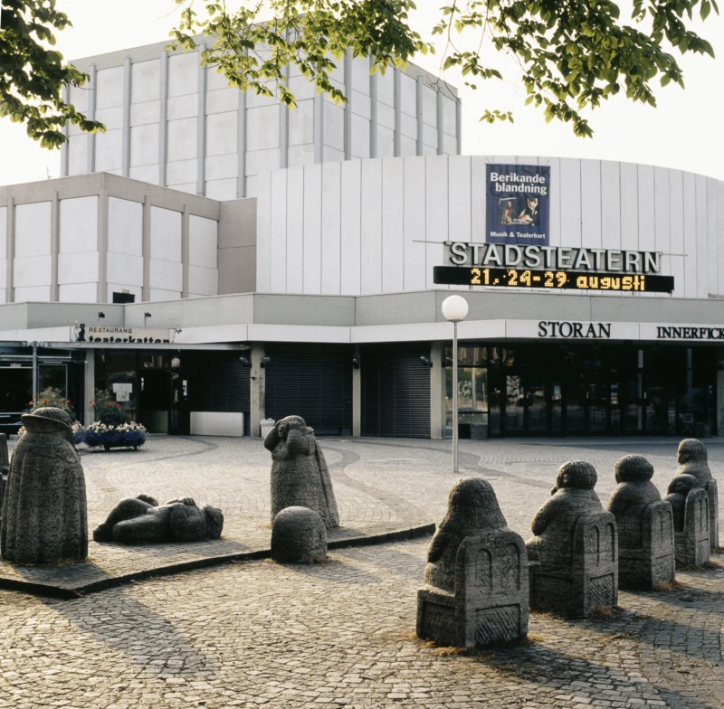 Nya stadsteatern och Sven Lundqvists ”För öppen ridå” på gamla Gröningen