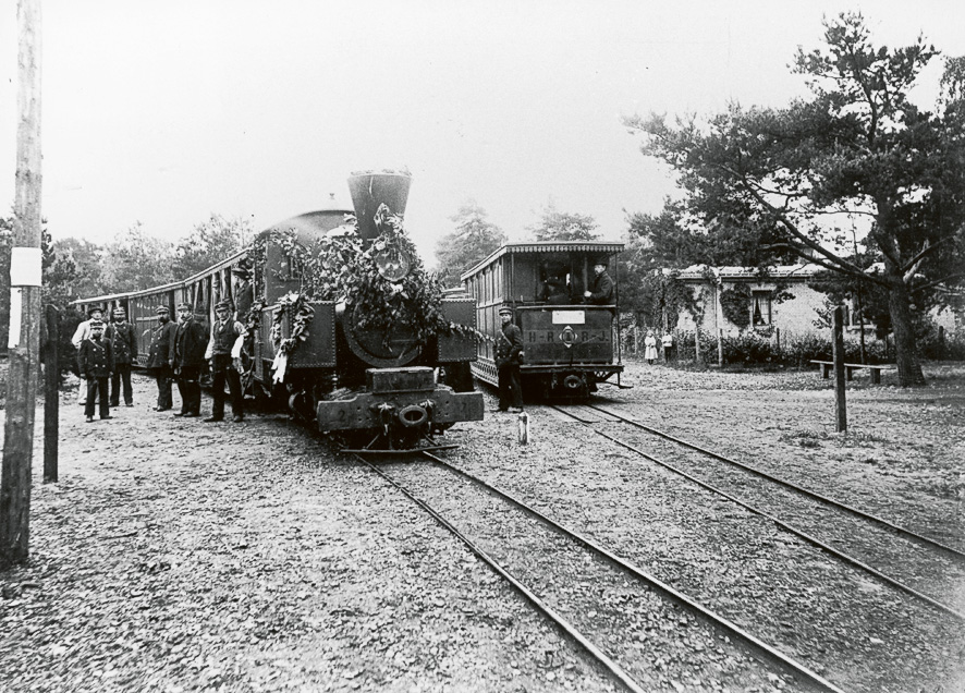 Den smalspåriga Decauvillejärnvägen vid Triangeln där det skedde tågbyte för resor mellan Råå och Ramlösa.