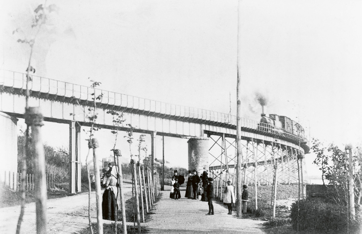 Den första järnvägsviadukten på Norr