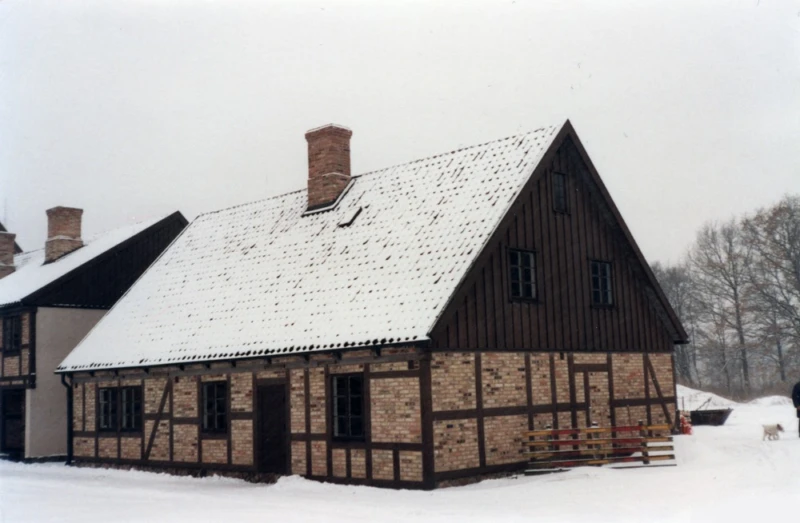 Béenska huset (baksidan) på Fredriksdal, vintern 1989. Foto: Helsingborgs museum 1004-2015