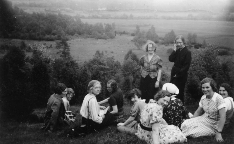 Aftonklubben på utflykt på Skäralid, Söderåsen 1937.