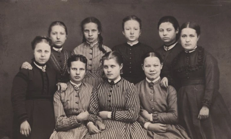 Gruppfoto från 1870-talet.