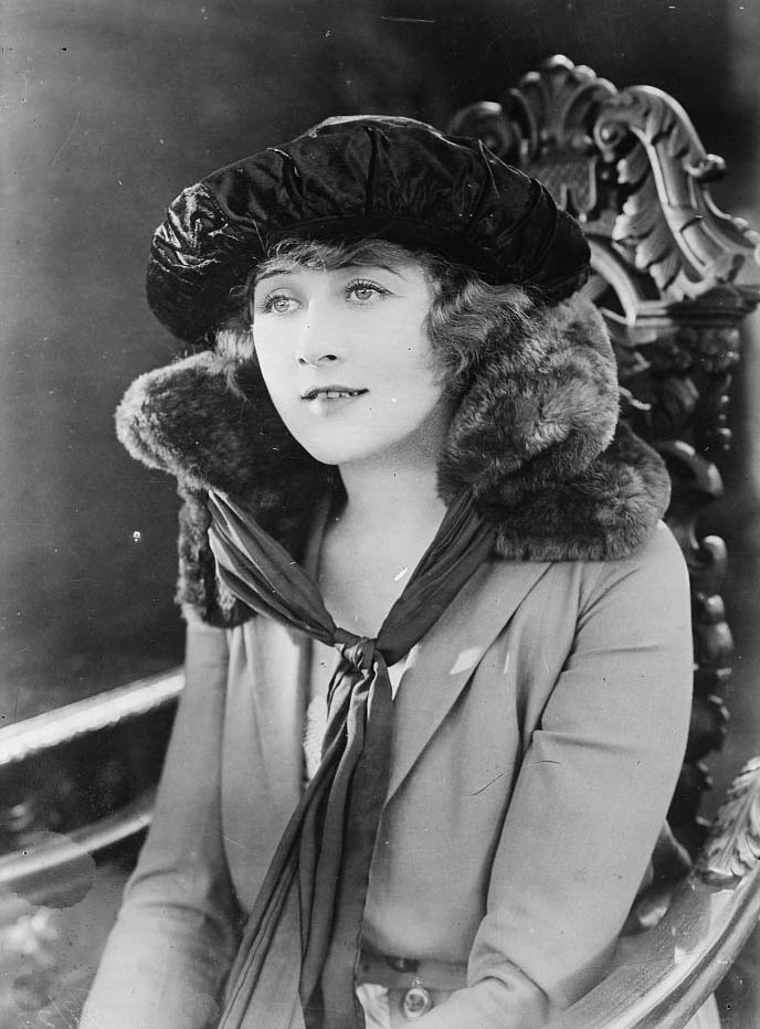 Porträttbild av skådespelaren Anna Q Nilsson från 1921.