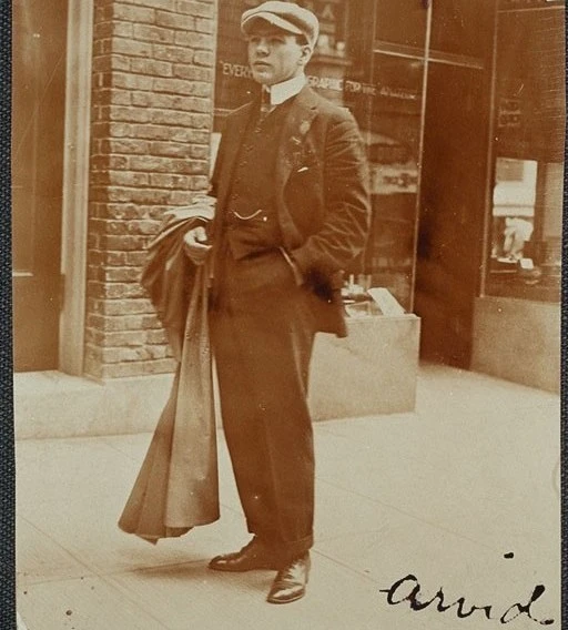Arvid Paulson någon gång under 1910-talet. The Internet Archive. Schlesinger Library, Hadcliffe Institute, Harvard University. Public Domain 1,0.
