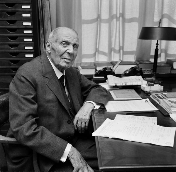 Henry Dunker på sitt kontor 1960. Foto AB Helsingborgs_Bild. Helsingborgs museum.