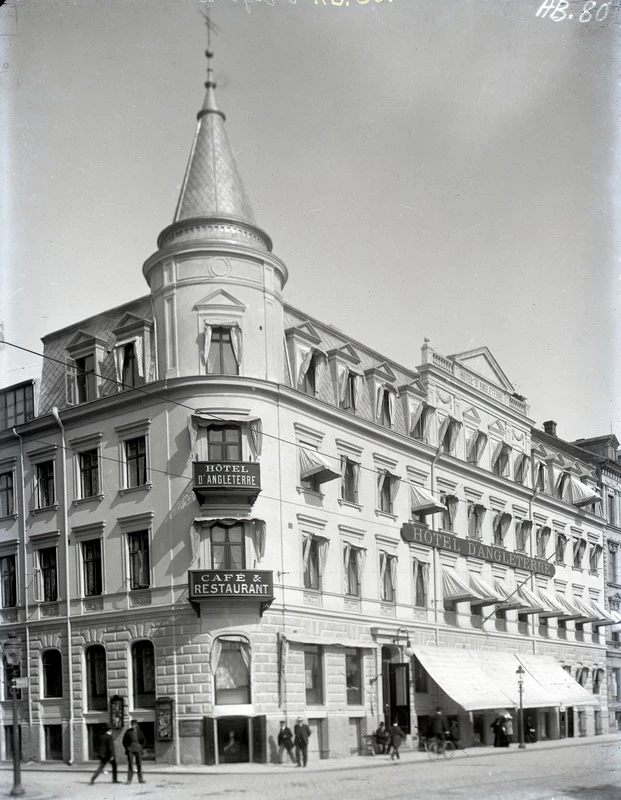 Hotel d'Angleterre vid Järnvägsgatan 13. Sannolikt ritat av Frohm, uppfört 1874-75. Fotograf Alfred B Nilsson. Helsingborgs museum.