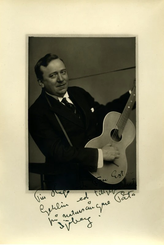 Birger Sjöberg. Foto med dedikation till Esther och Hugo Gehlin; "Till Hugo och Fru Esther Gehlin med tillgifvenhet från natursångare Päta Sjöberg". Helsingborgs museum.
