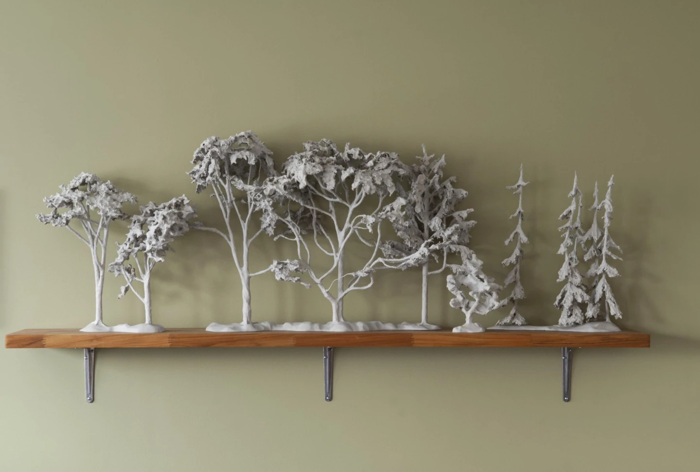 Skulptur föreställande träd.