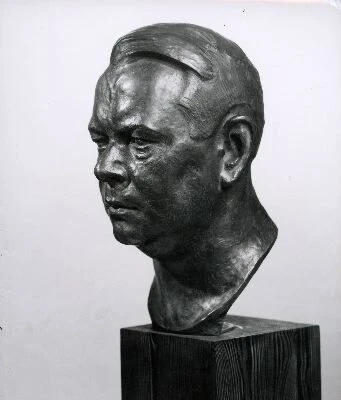 Byst av Wilhelm Nektman. Konstnär Ragnhild Schlyter.