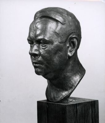 Byst av Wilhelm Nektman. Konstnär Ragnhild Schlyter.