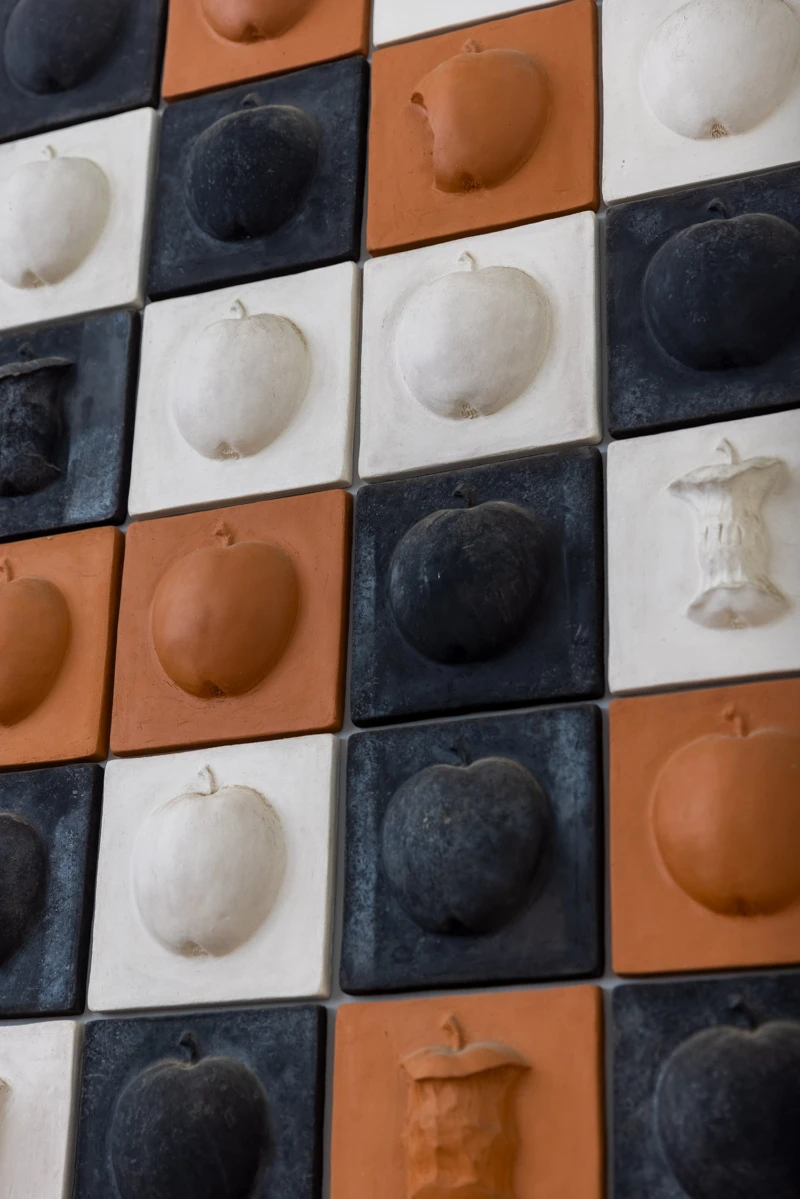 Närbild av samma verk. 