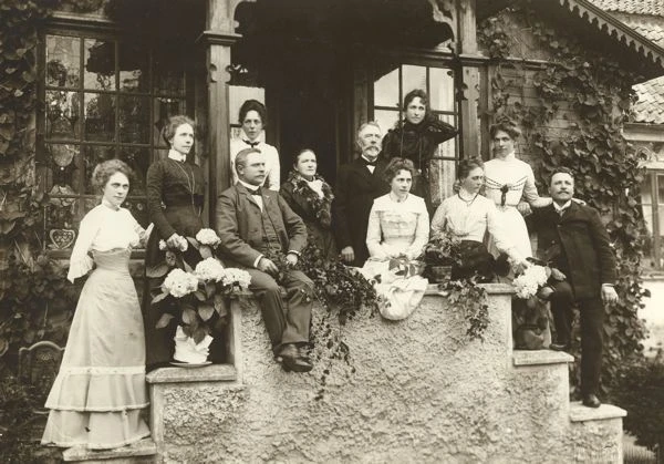 Svartvit famlijebild