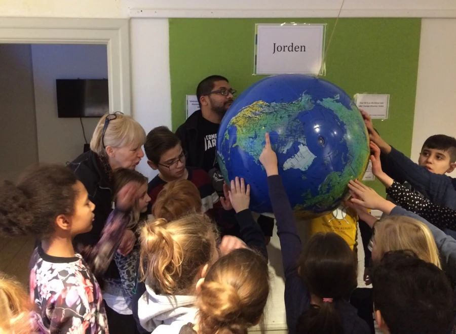 Invigning av återbruksutställning 2018. Elever från Slottshöjdens skola deltog!