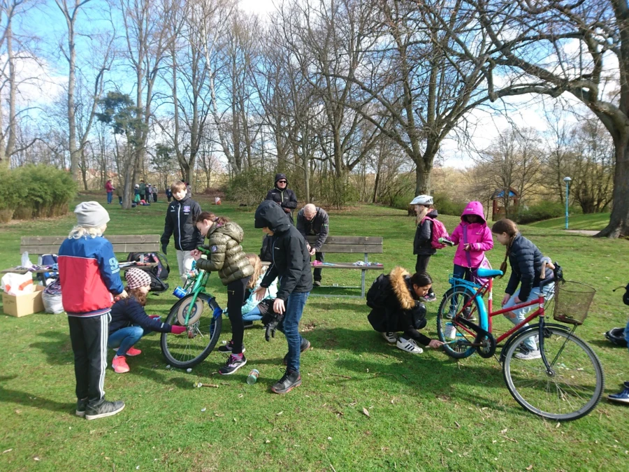 Ta med dig kompisarna eller familjen och ge dig ut på cykelrunda i sommar!