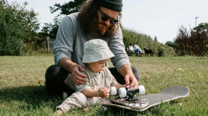 En pappa och hans bäbis.