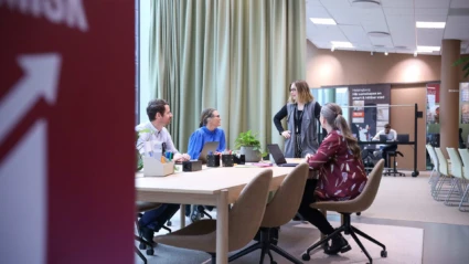 Människor har möte.