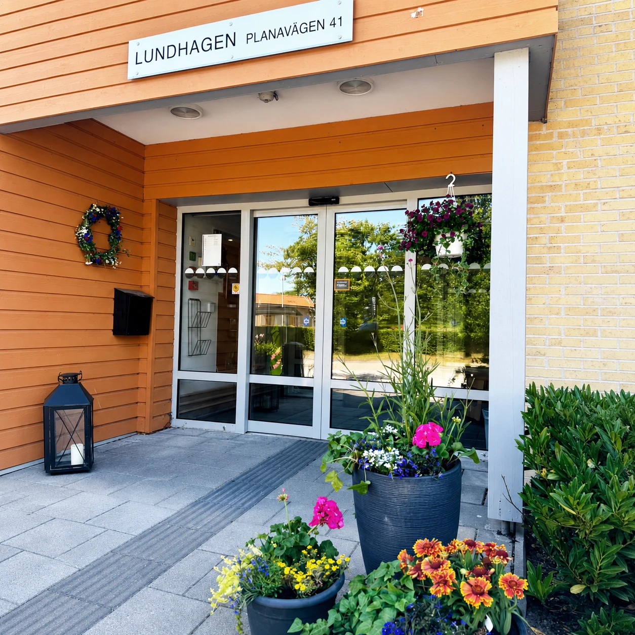 Entren till Lundhagens vårdboende
