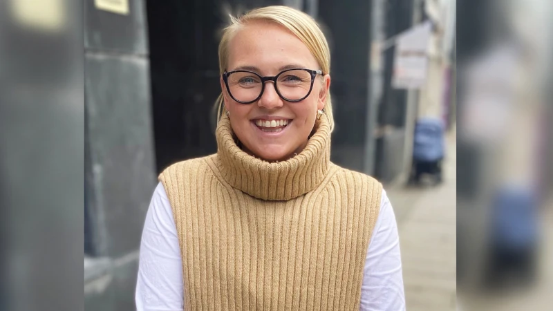 Sedan 2019 jobbar Josefine Vesterinen på vård- och omsorgsförvaltningens enhet för bemanning och rekrytering.