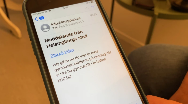 Åsa har fått mail med en videolänk från Multiknappen.