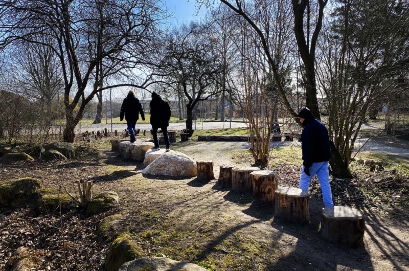 Minnenas och kunskapens trädgård vid Husensjö park gör Helsingborg till en mer demensvänlig stad. Här stimuleras alla sinnen, till och med balanssinnet.