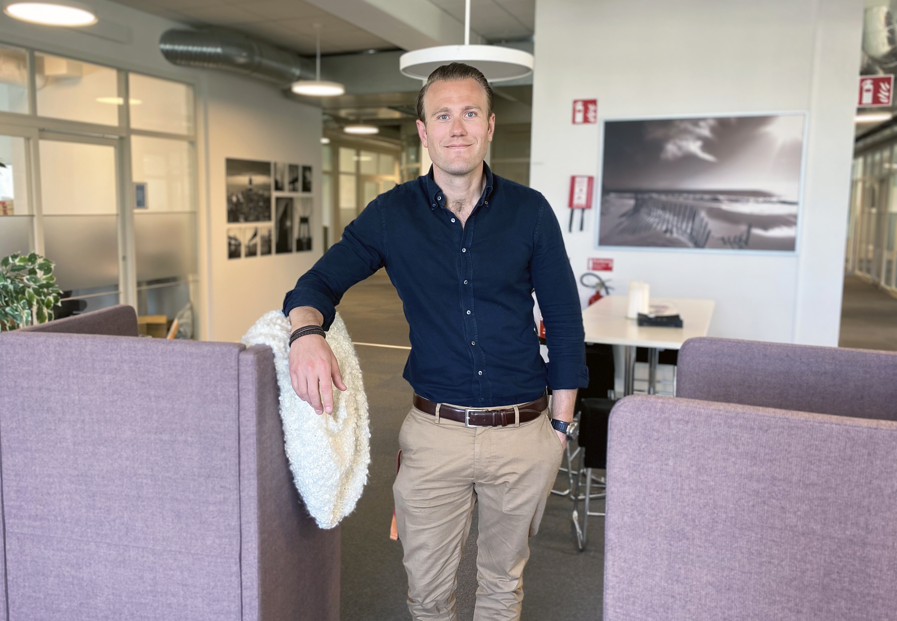 Magnus Jonsson ler in i kameran.