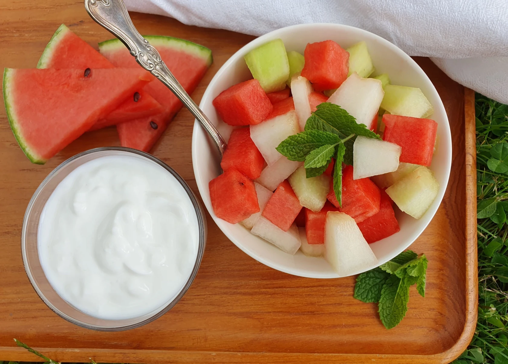 Melonsallad med grekisk yoghurt