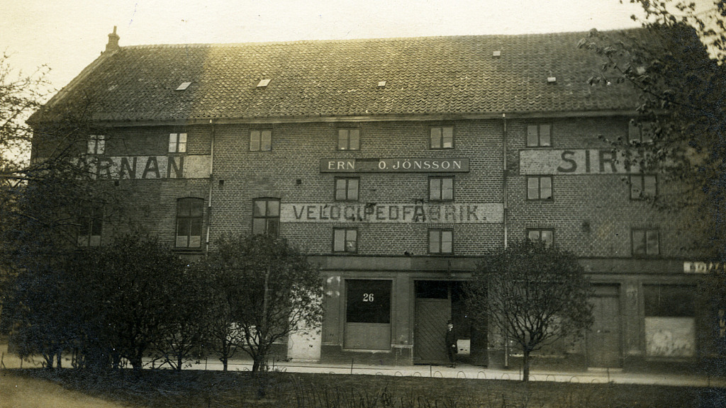 Ett vykort av Kärnans Velocipedfabrik innan verksamheten flyttade till Gåsebäcks industriområde. 