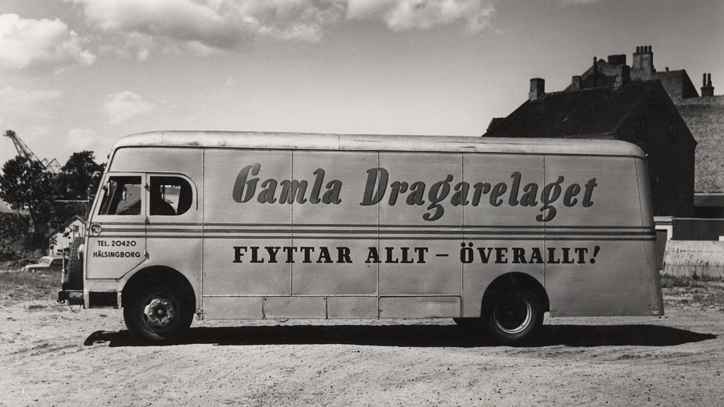 Gamla Dragarelagets första flyttbuss. De kan flytta vad som helst! 