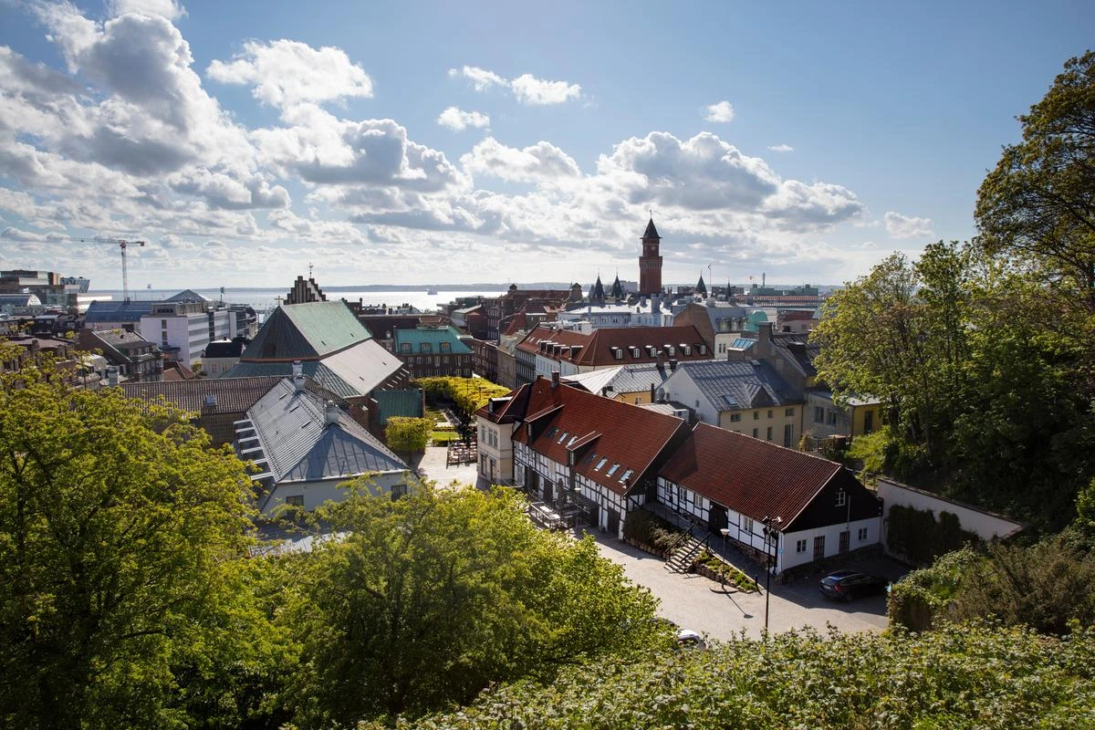 Vy över Helsingborg till Danmark.