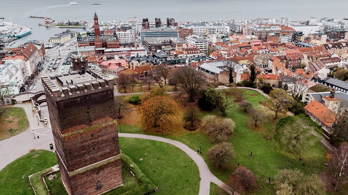 Vy över Kärnan i Slottshagen i Helsingborg