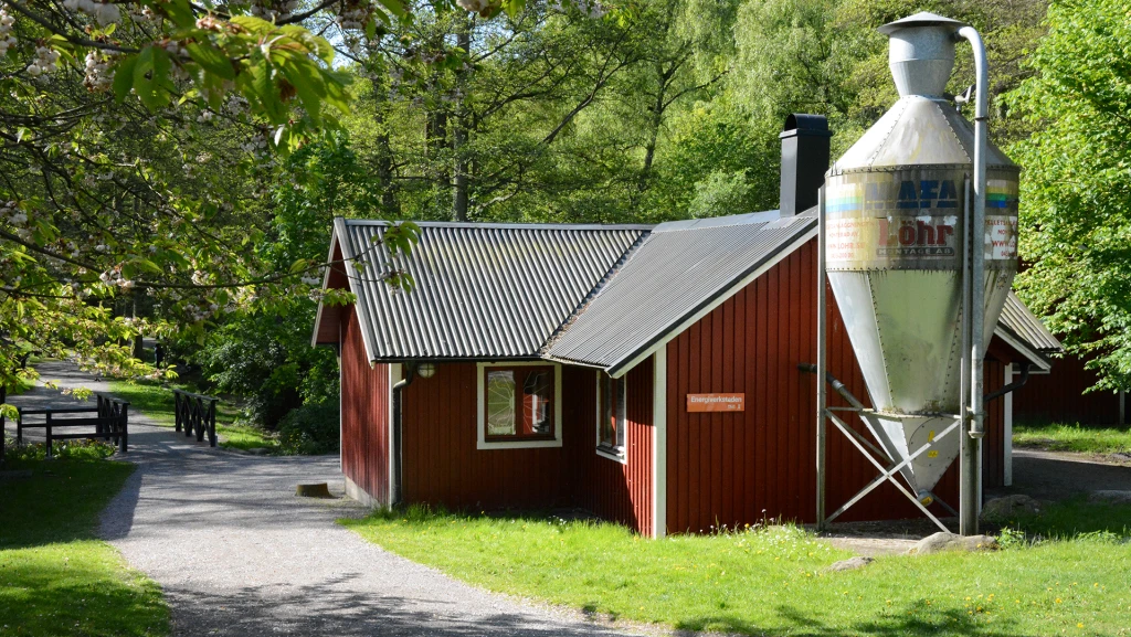 Energiverkstadens röda hus i Jordbodalen.