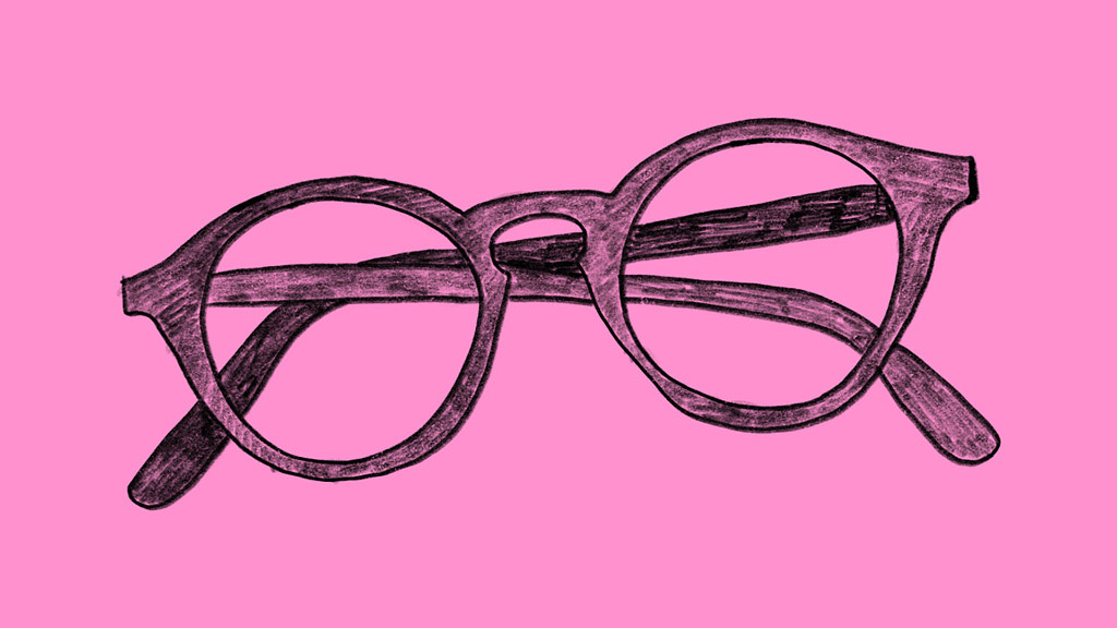skissade glasögon på rosa abkgrund