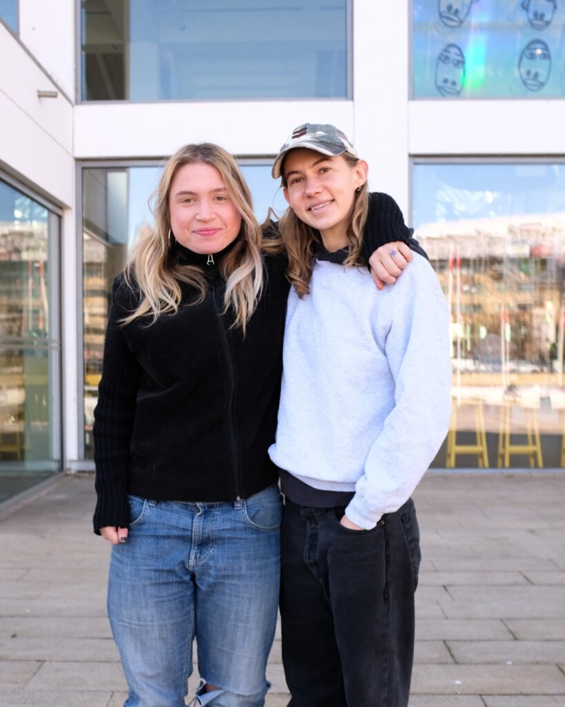 Porträtt av Sandi Lihagen och Alva Torell