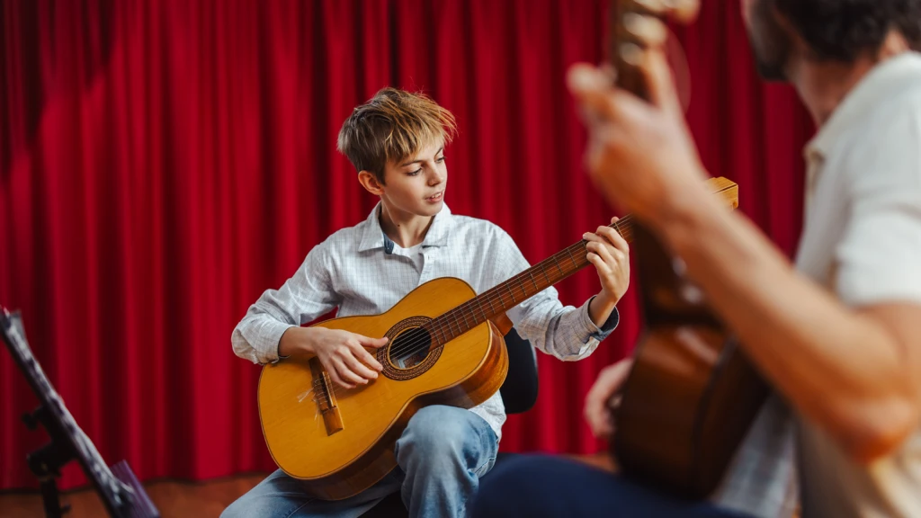 Spela gitarr med kulturskolan