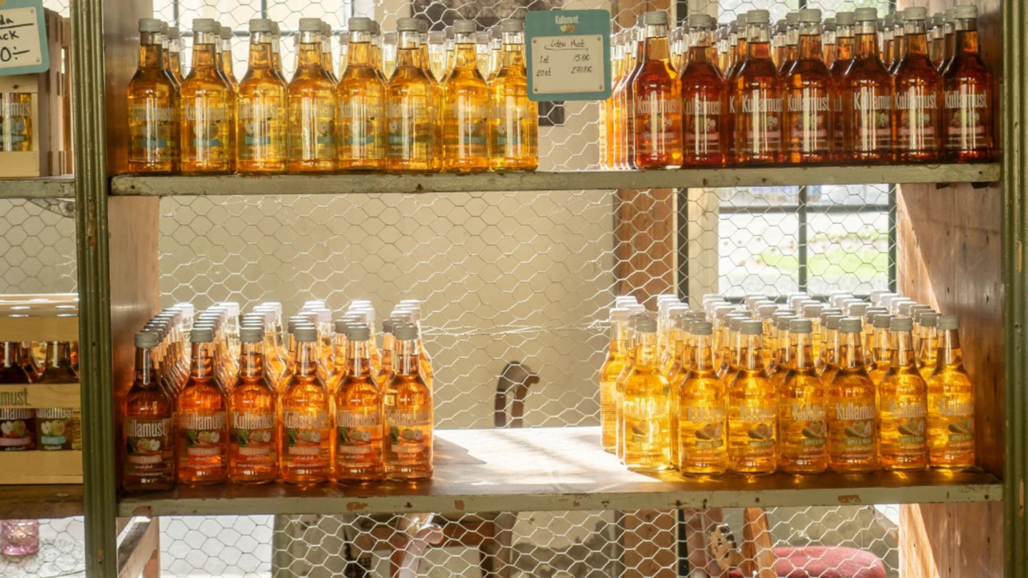 Flaskor med äpplemust